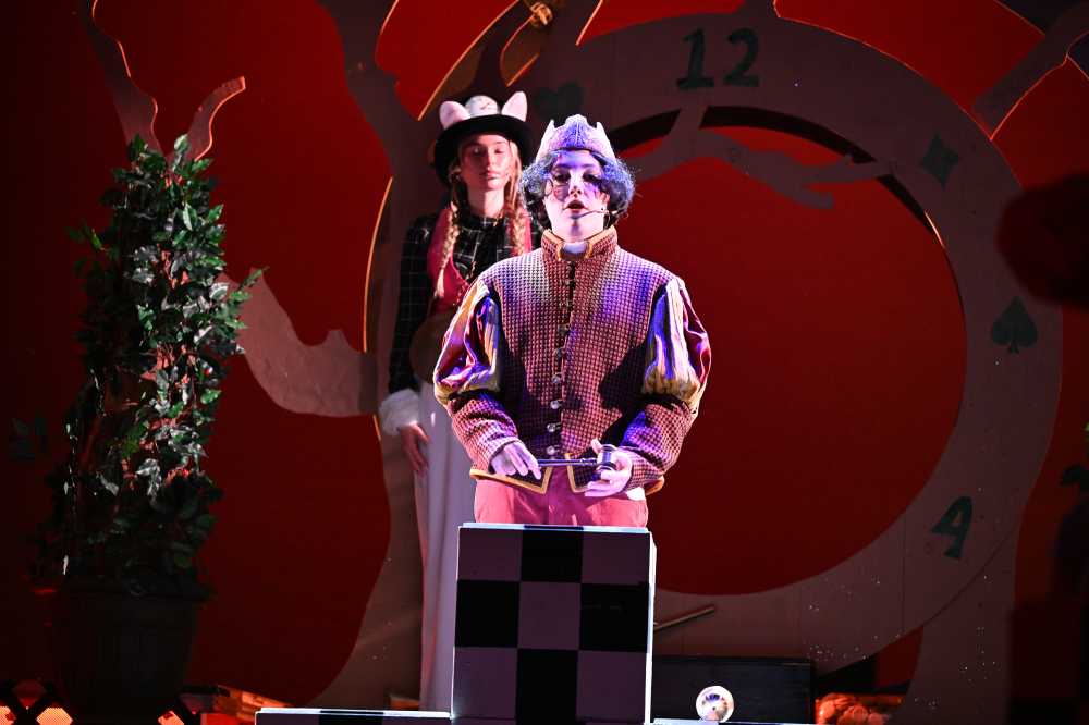 Alice 32