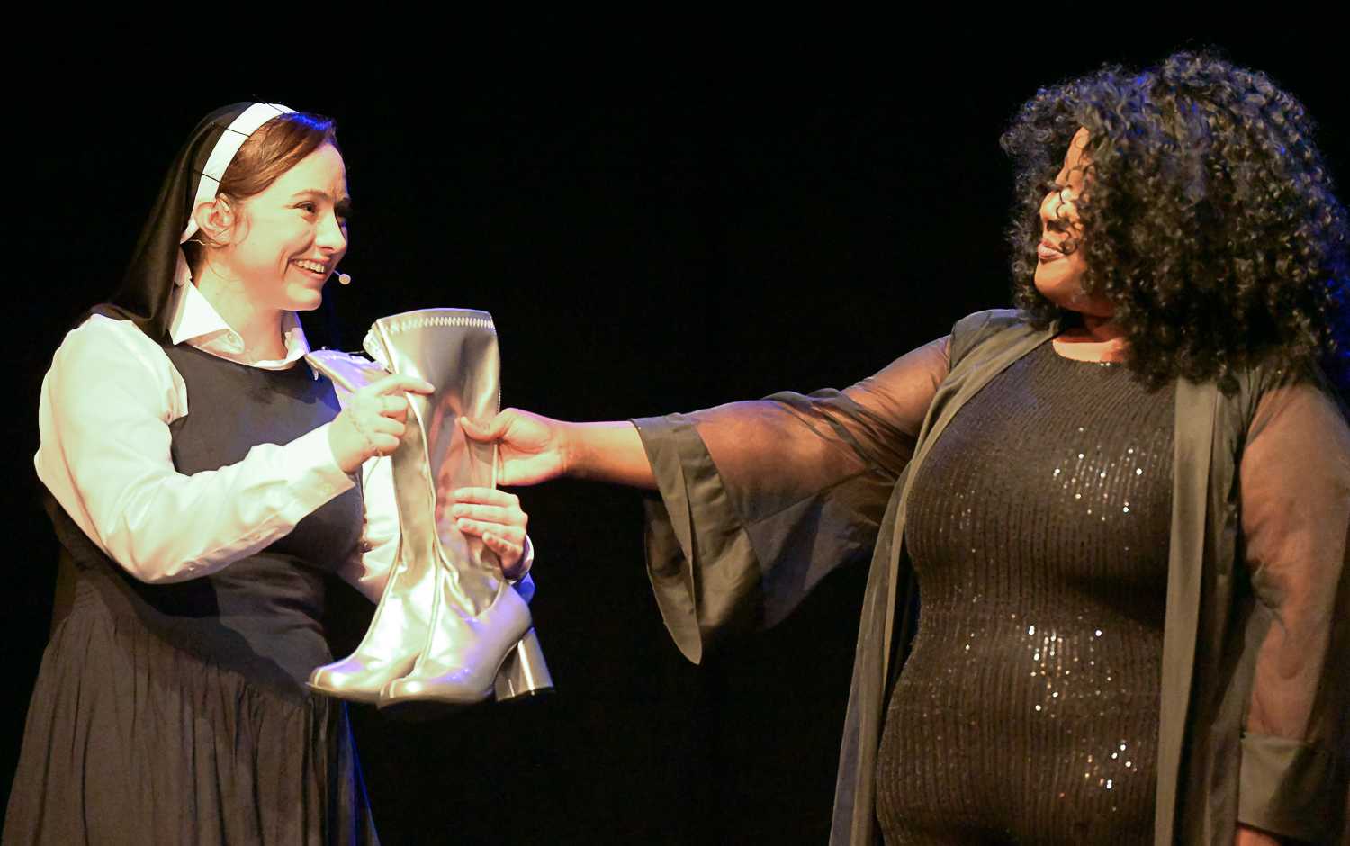 SisterAct-1145